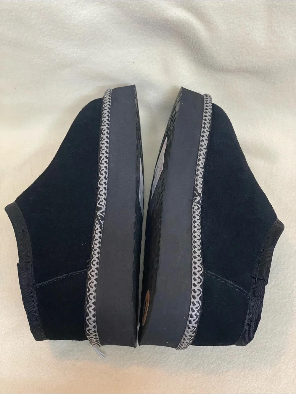 BearPaw Kids Black Plush-Lined Slip-On Slippers Size 12 Youth